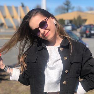 Meet your Posher, Danaé